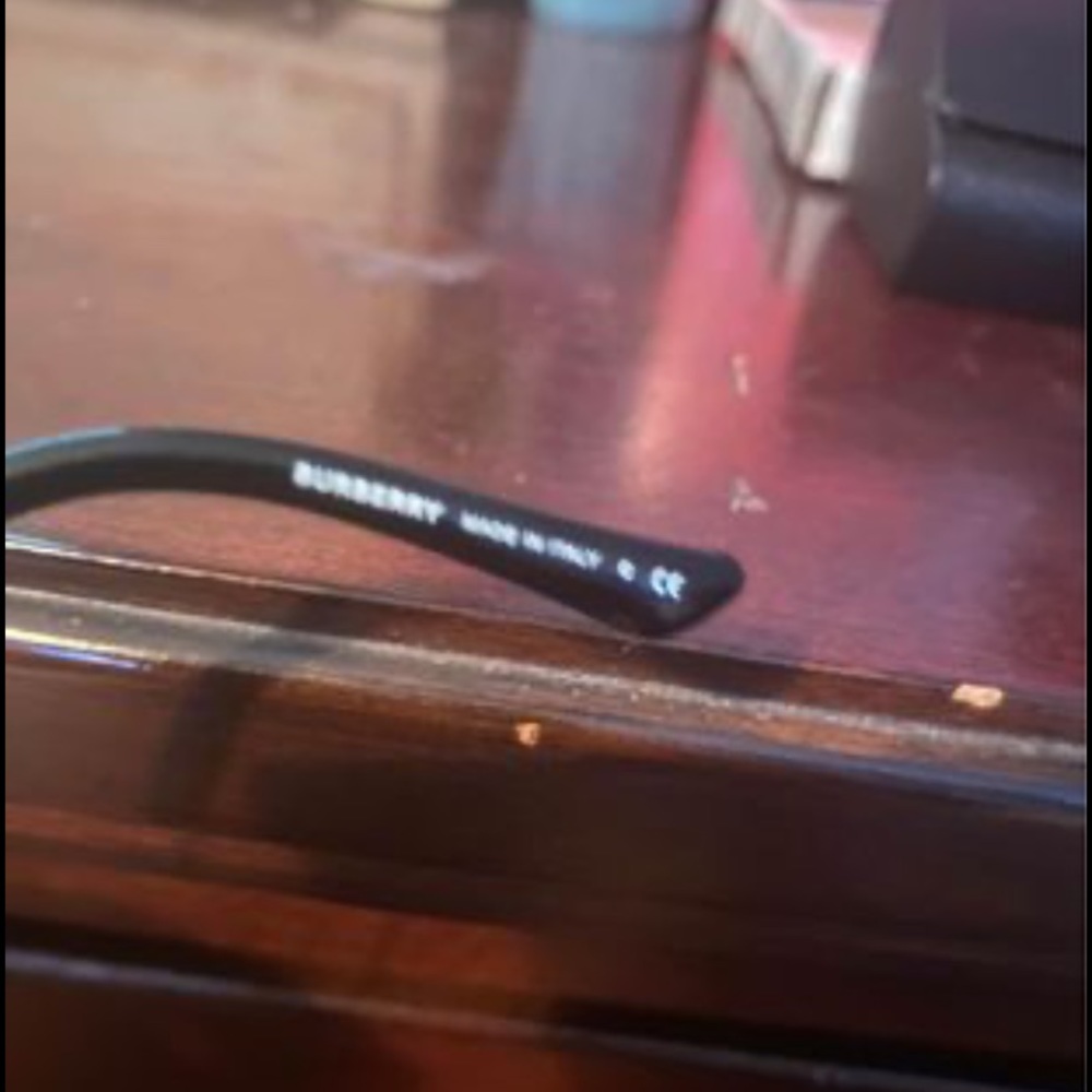 Womans Burberry Sunglasses - Picture 8 of 8